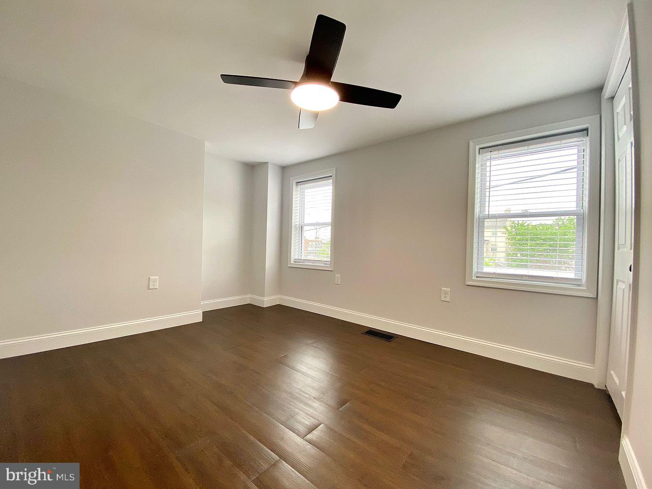 120 W 3rd St # Property Photo 9