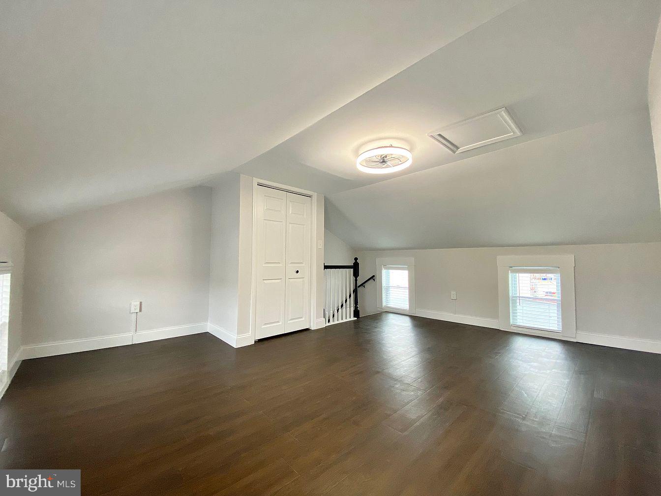 120 W 3rd St # Property Photo 11