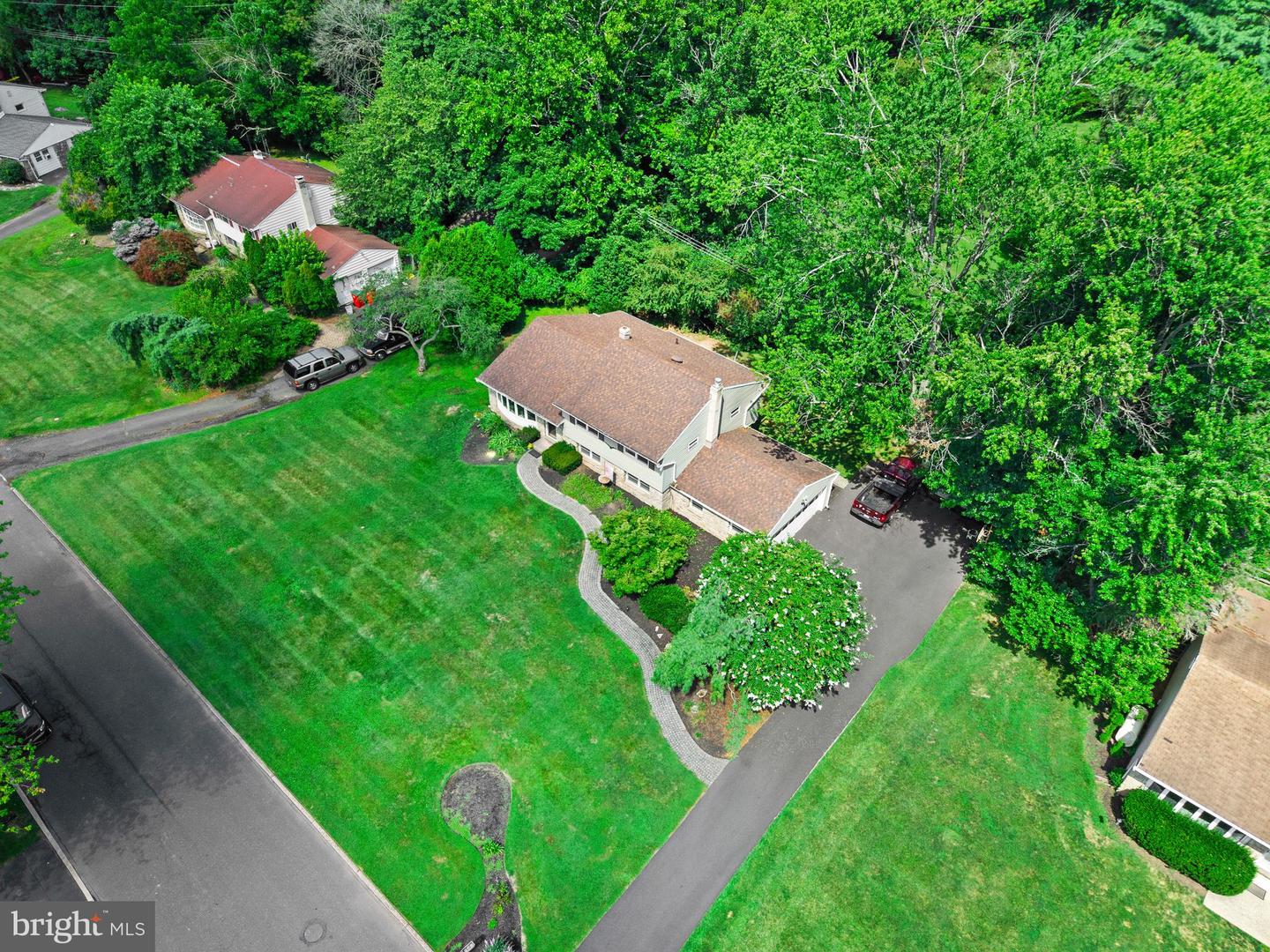 708 Oak Terrace Dr Property Photo 3