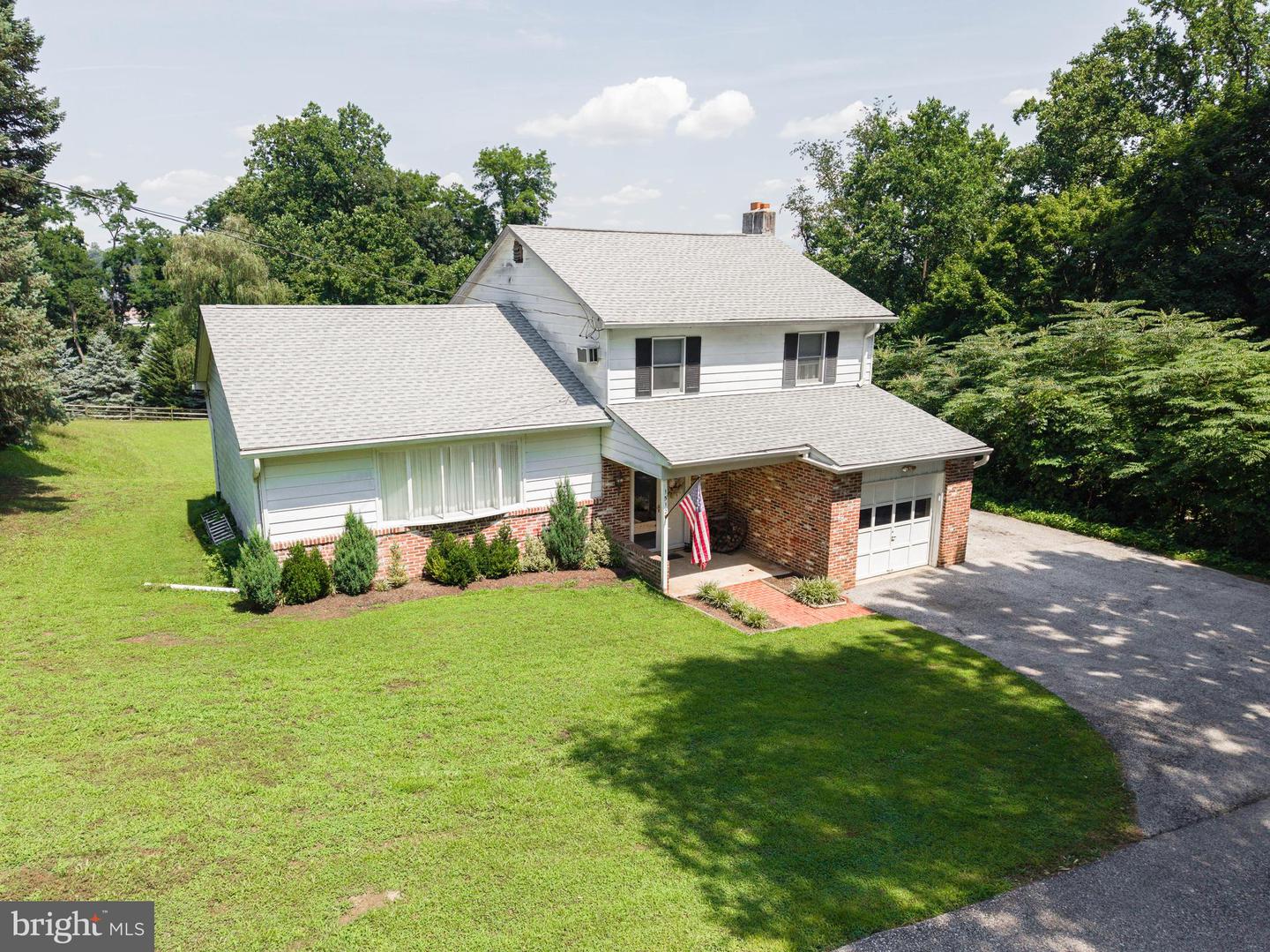 1512 Flat Rock Rd Property Photo 2