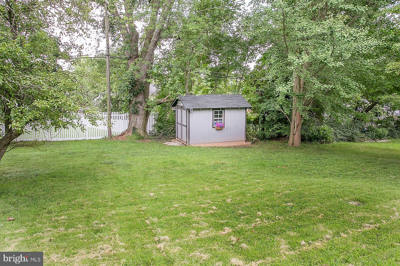 54 Burnside Ave Property Photo 39