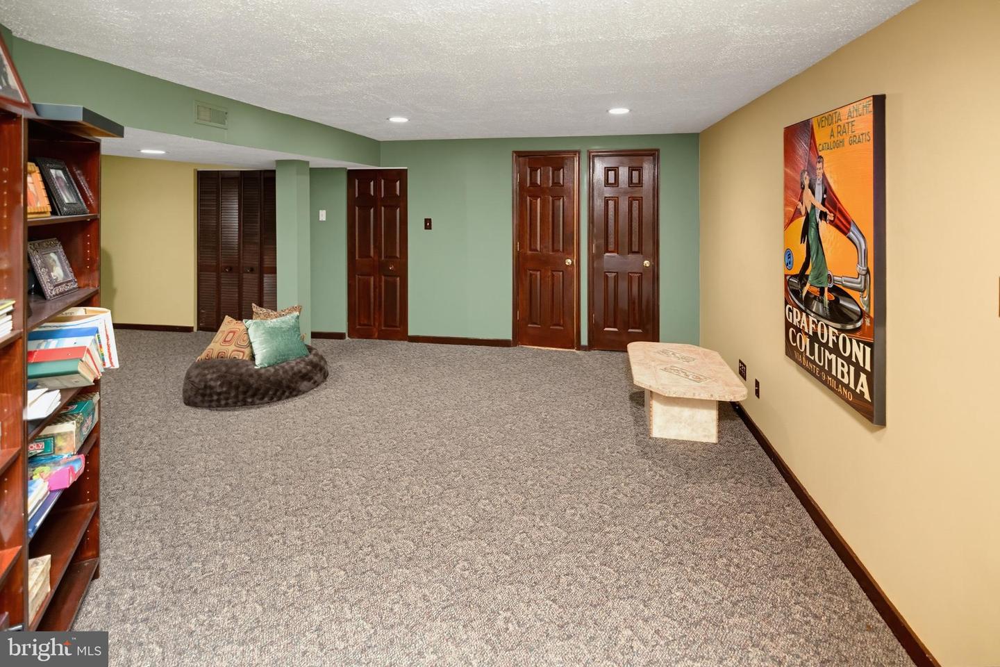 181 Pheasant Ln Property Photo 35