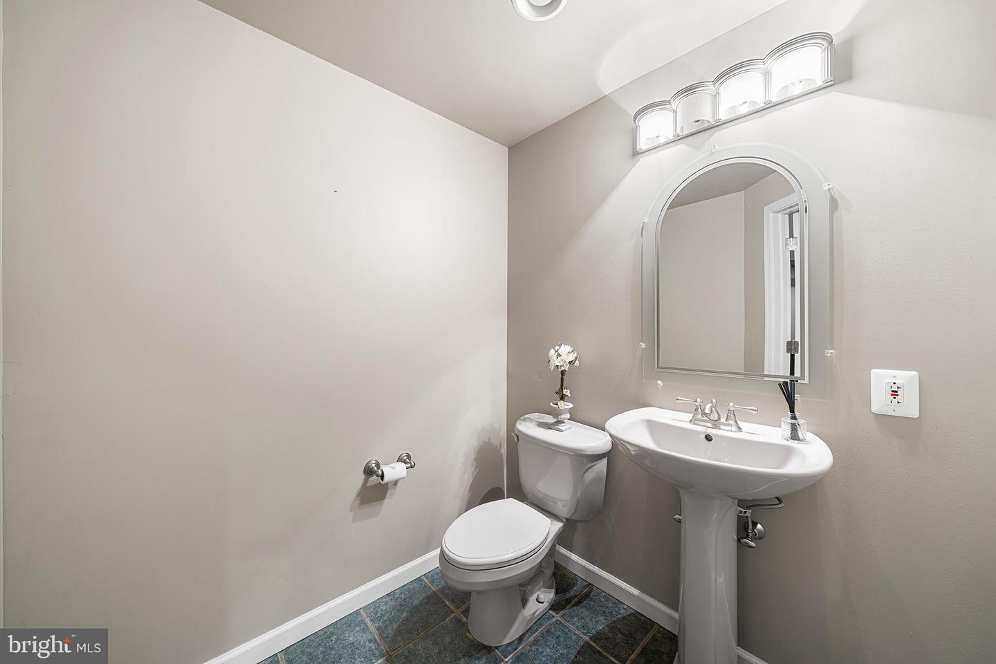 2111 Peregrine Cir Property Photo 48