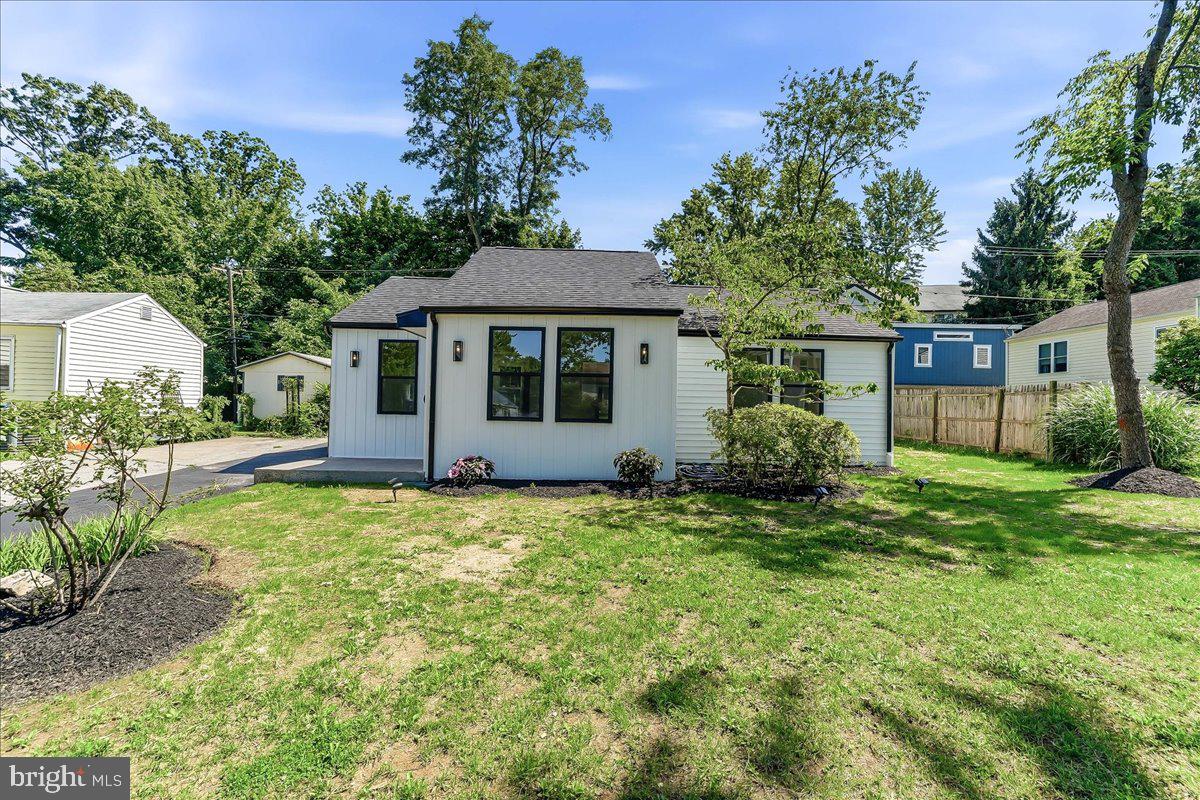 160 Hillview Rd # Property Photo 3