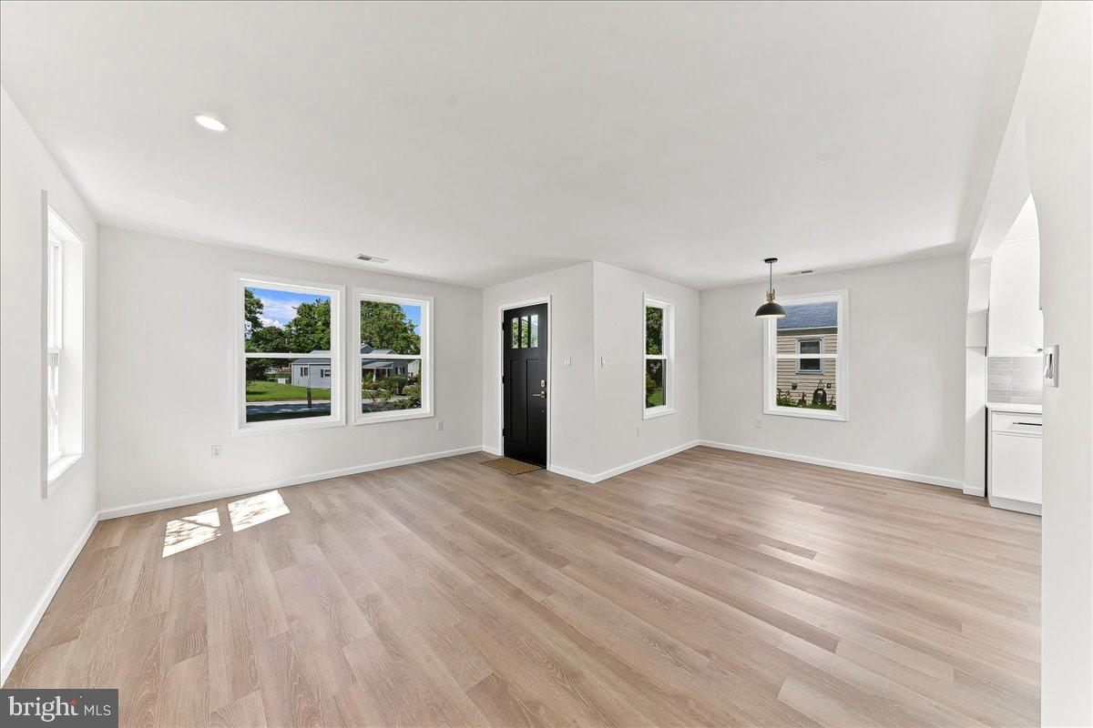160 Hillview Rd # Property Photo 7