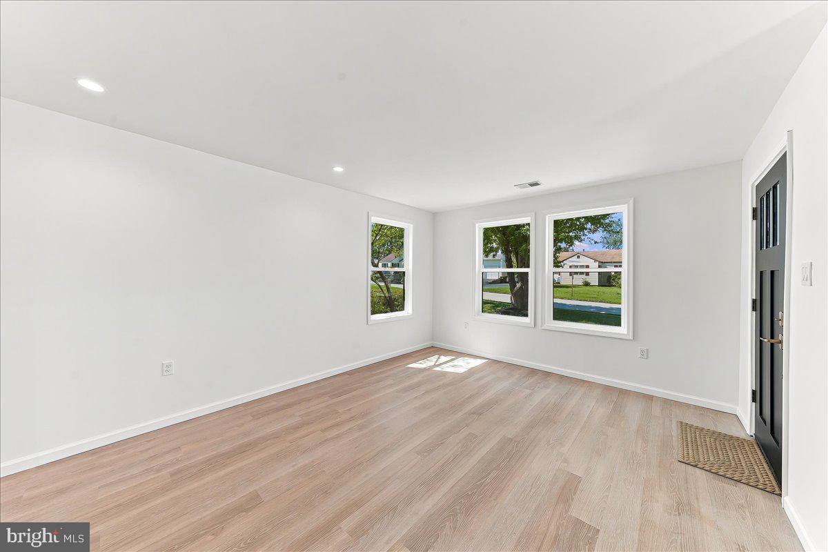 160 Hillview Rd # Property Photo 10