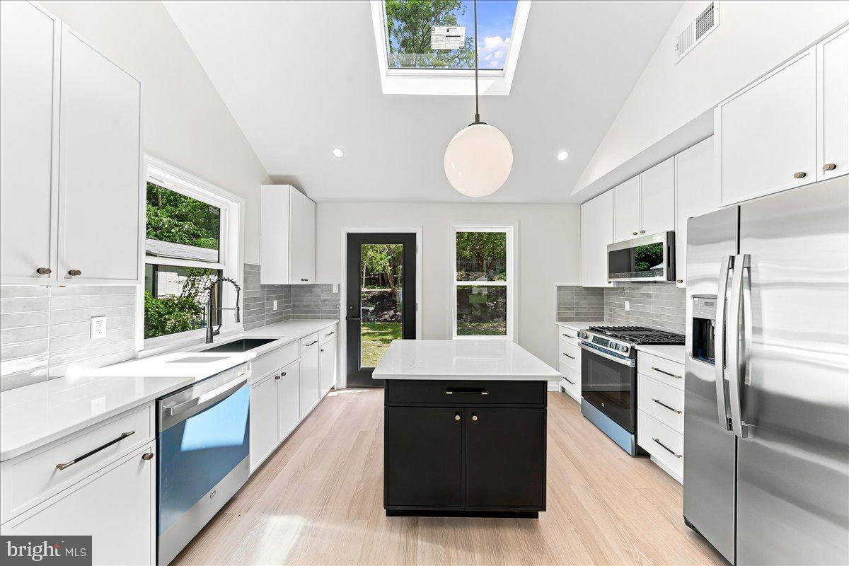 160 Hillview Rd # Property Photo 12