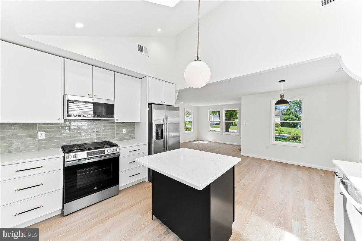 160 Hillview Rd # Property Photo 13