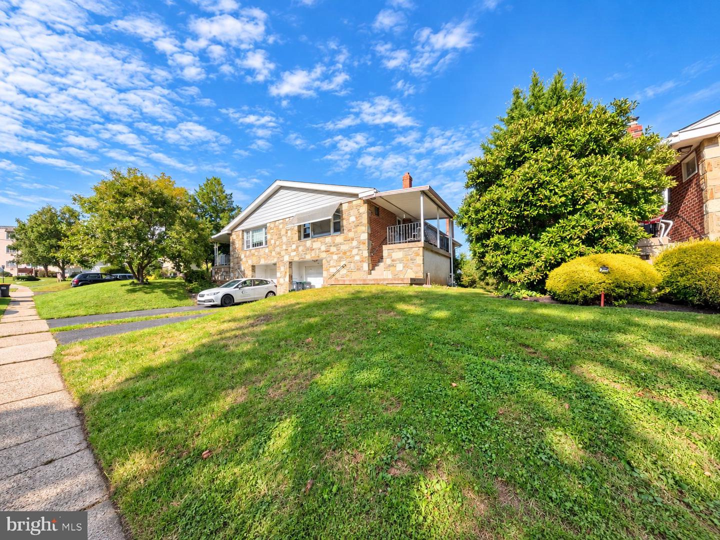 126 Oakland Ave # Property Photo 4