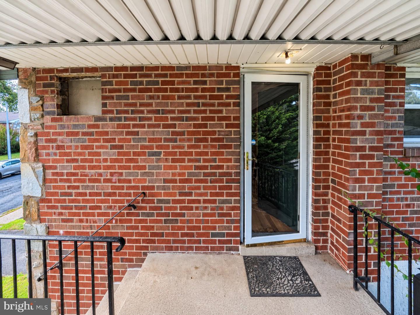 126 Oakland Ave # Property Photo 5