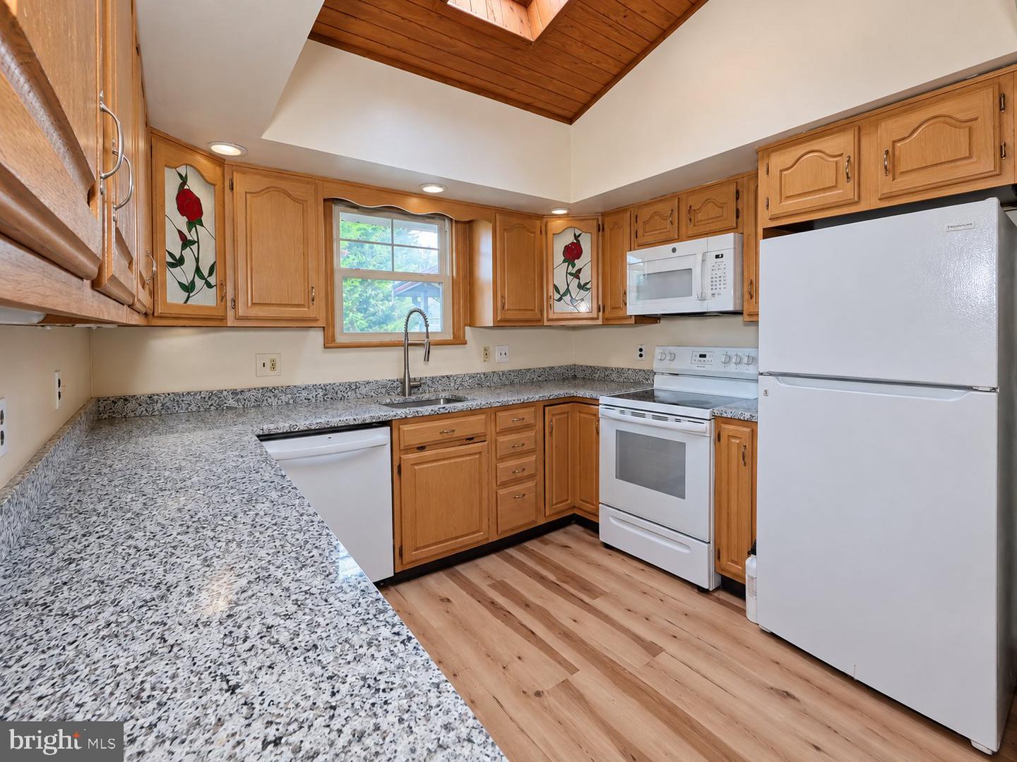 126 Oakland Ave # Property Photo 10