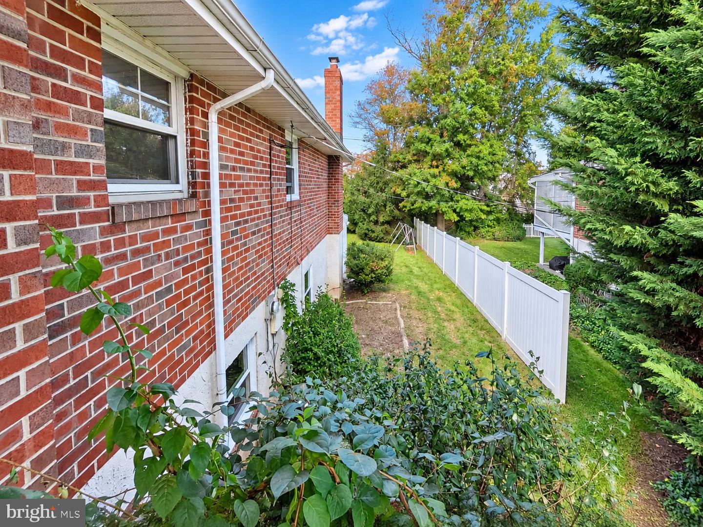 126 Oakland Ave # Property Photo 38