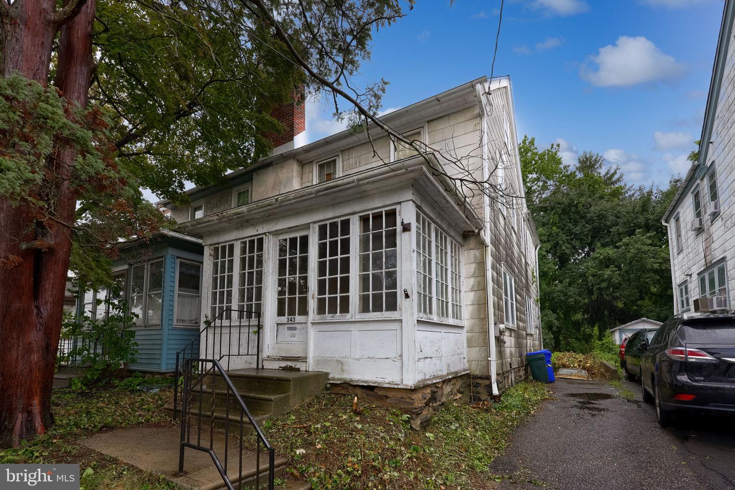 343 Oak Rd # Property Photo 1