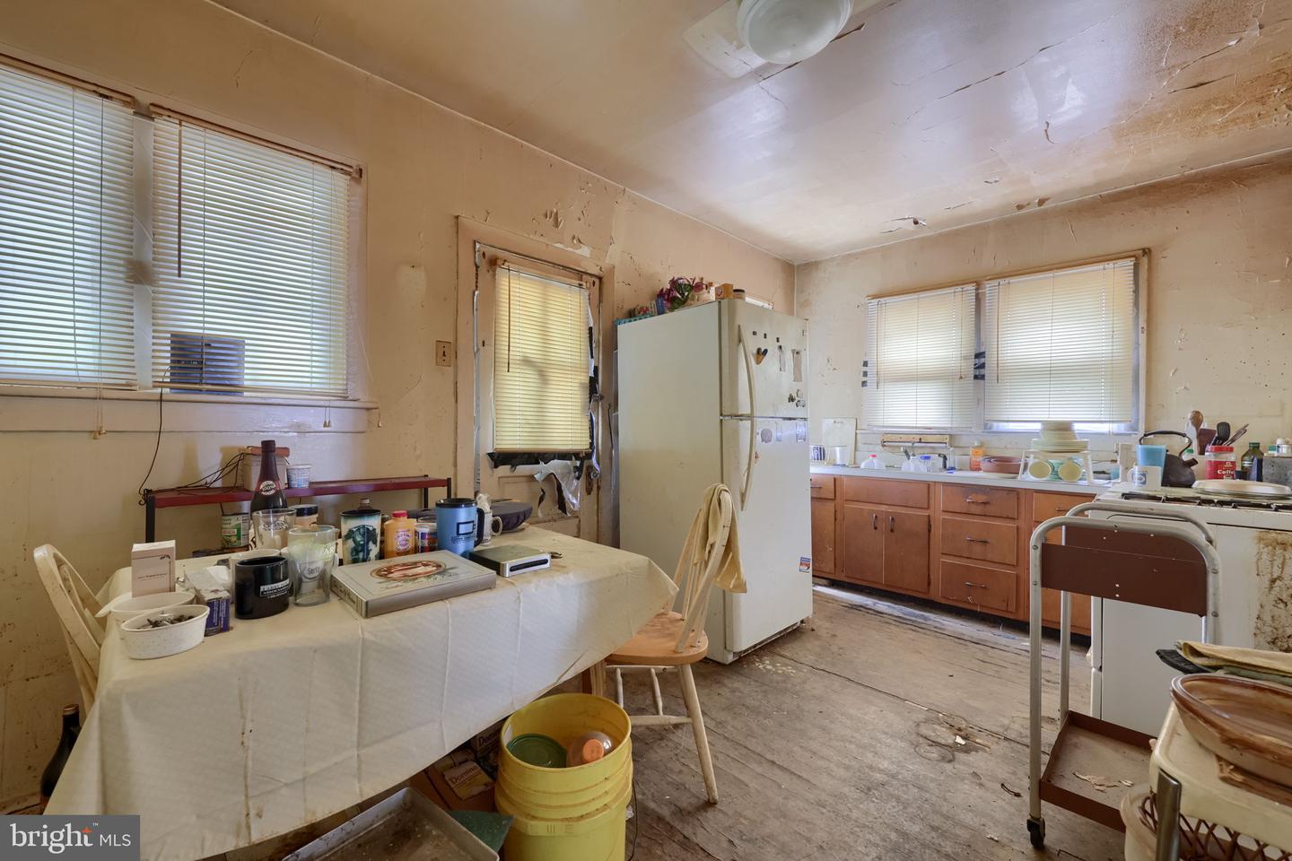 343 Oak Rd # Property Photo 9