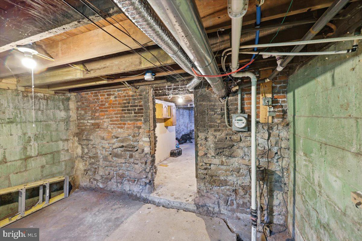 1234 Markley St Property Photo 16