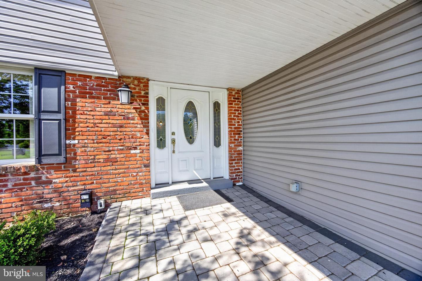 409 Laurel Ln Property Photo 5