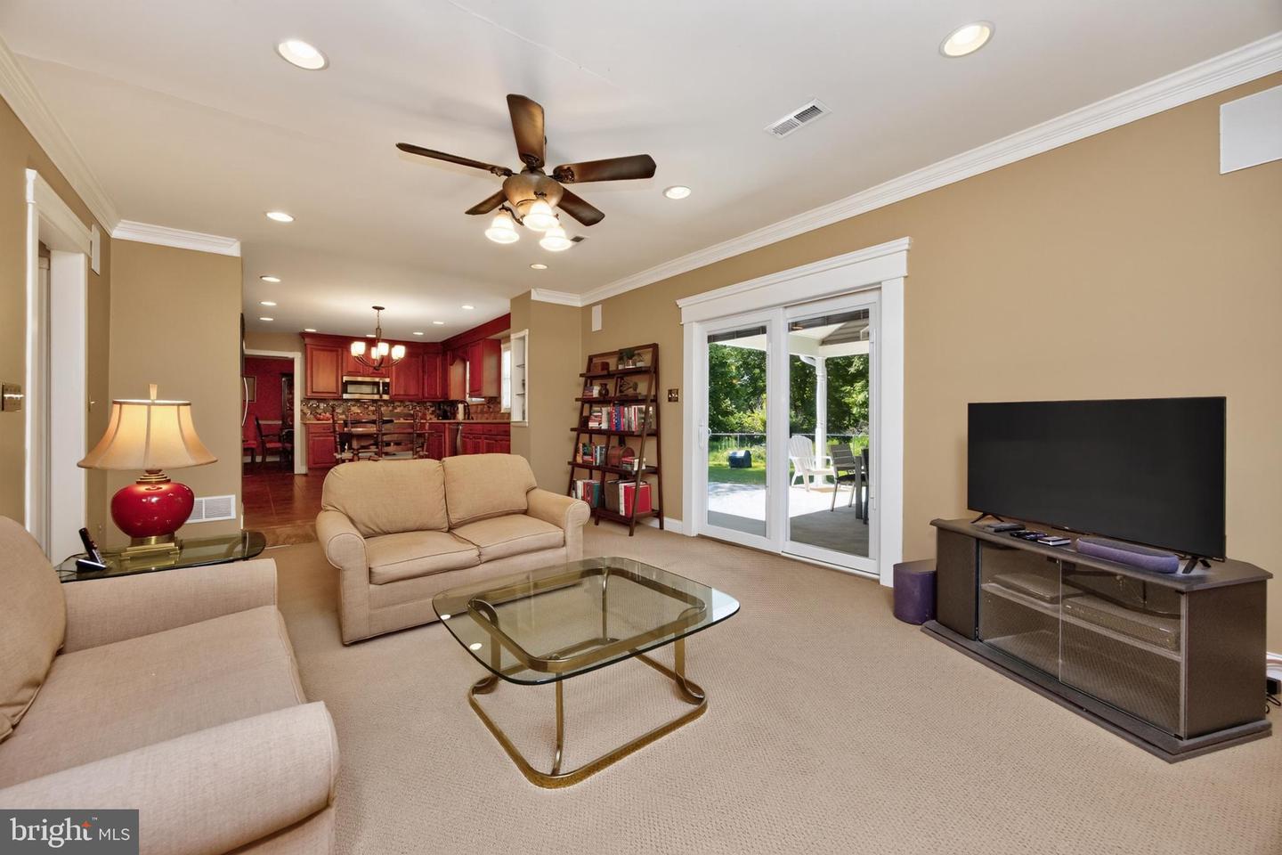 409 Laurel Ln Property Photo 17