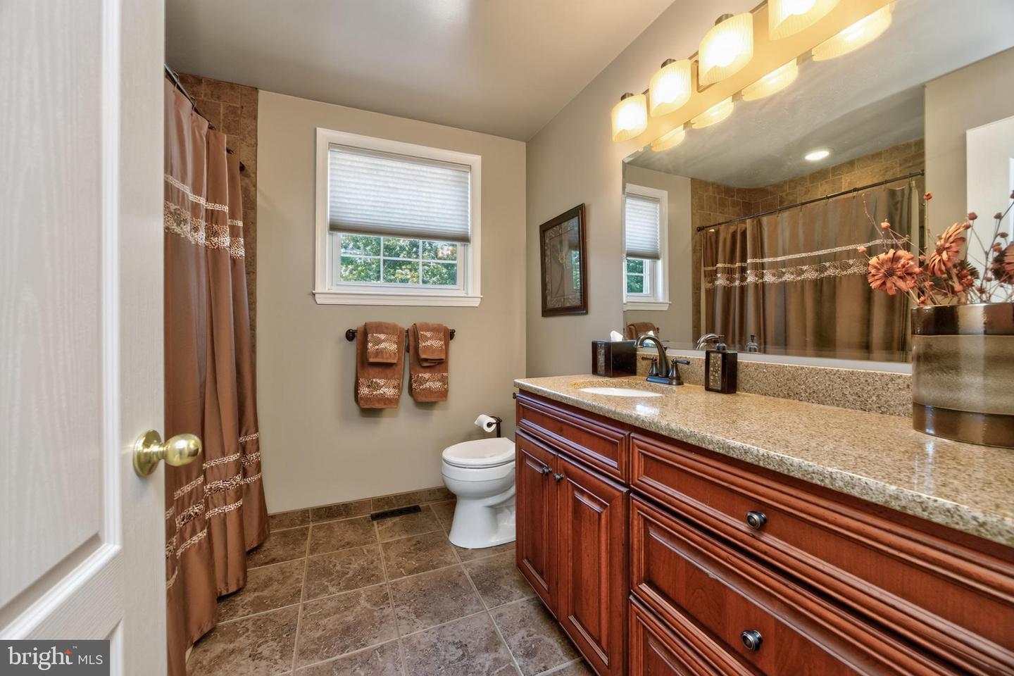 409 Laurel Ln Property Photo 33