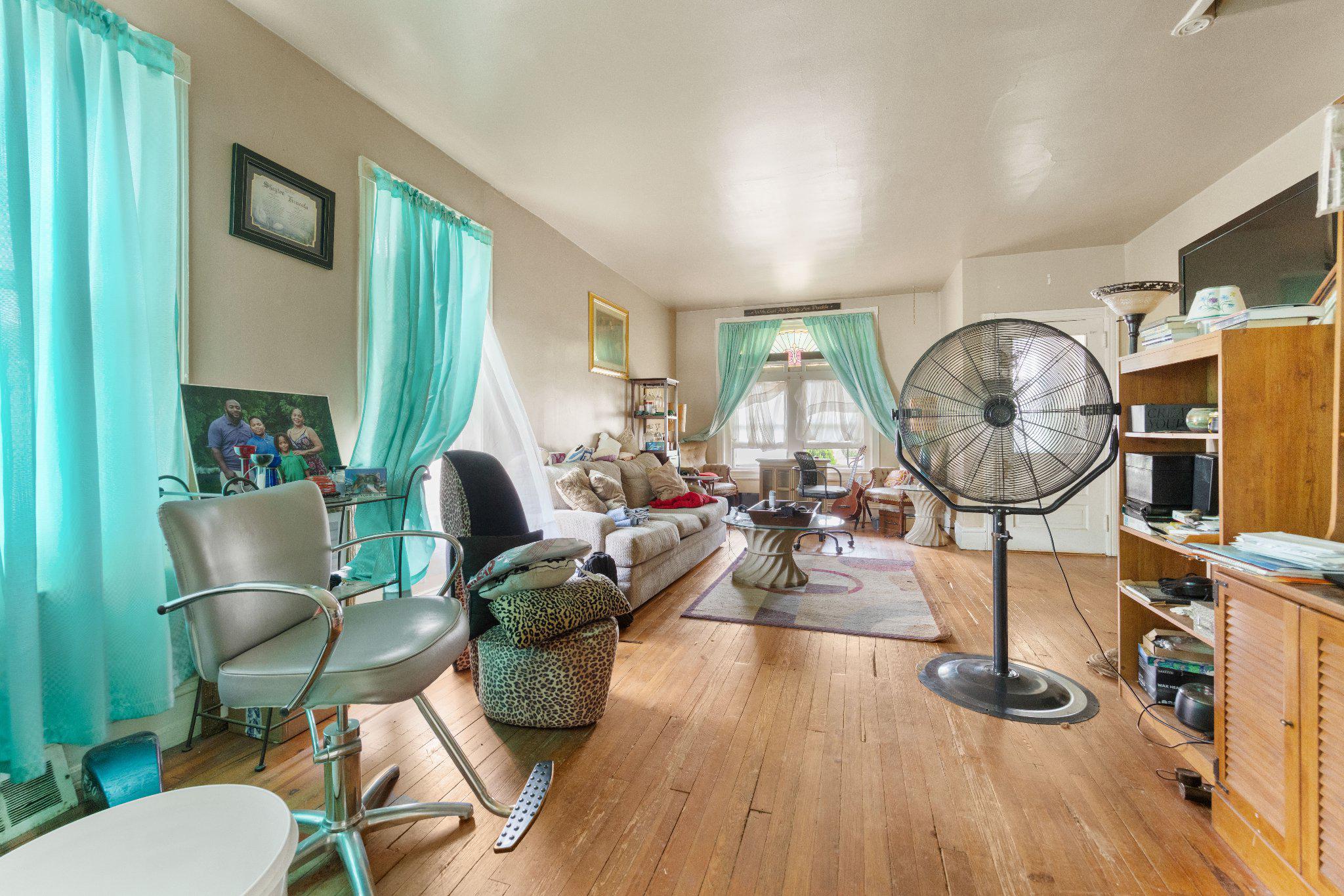 397 N Franklin St Property Photo 6