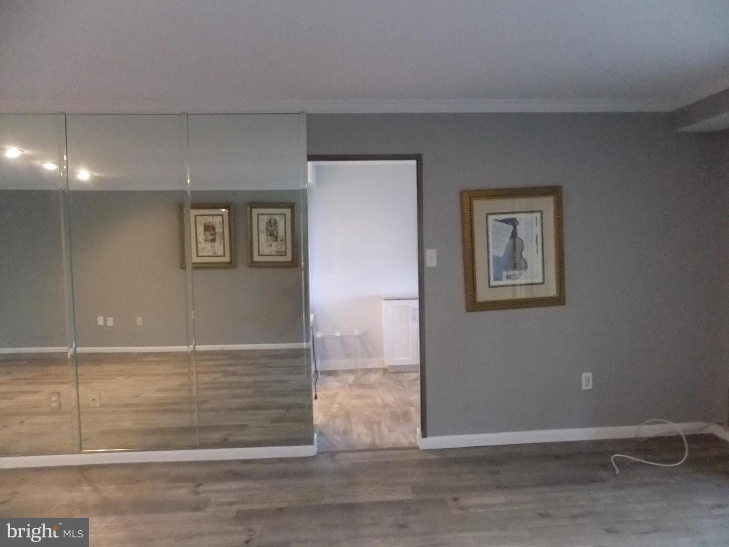 1650 Oakwood Dr #e210 Property Photo 6