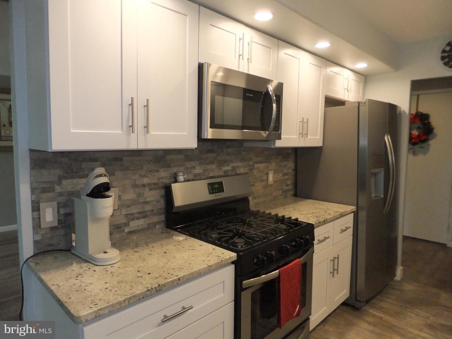 1650 Oakwood Dr #e210 Property Photo 10