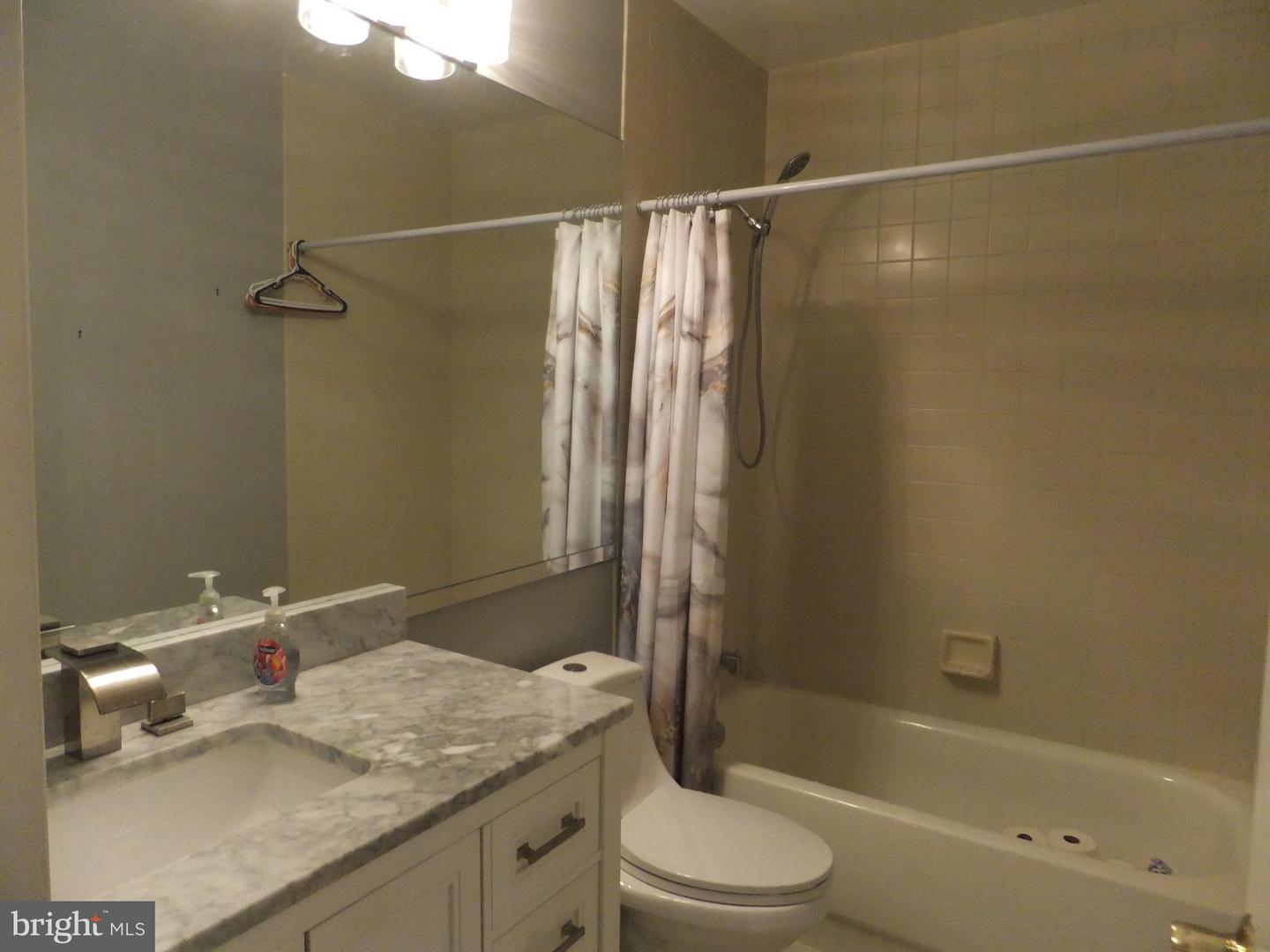 1650 Oakwood Dr #e210 Property Photo 25