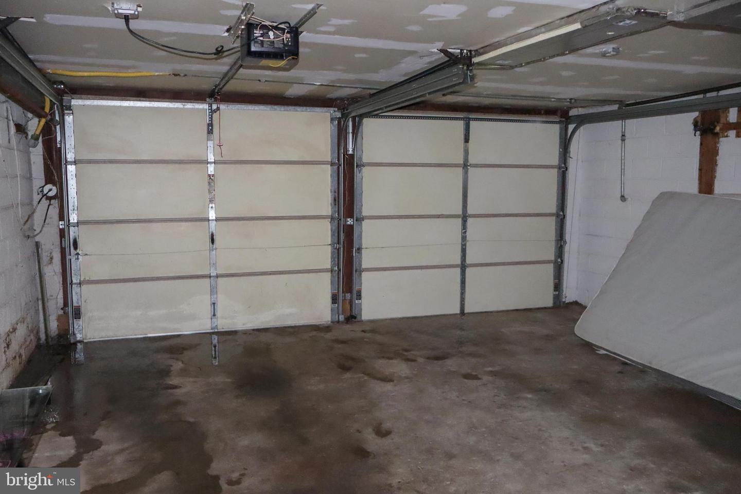 1380 Glenbrook Rd Property Photo 5