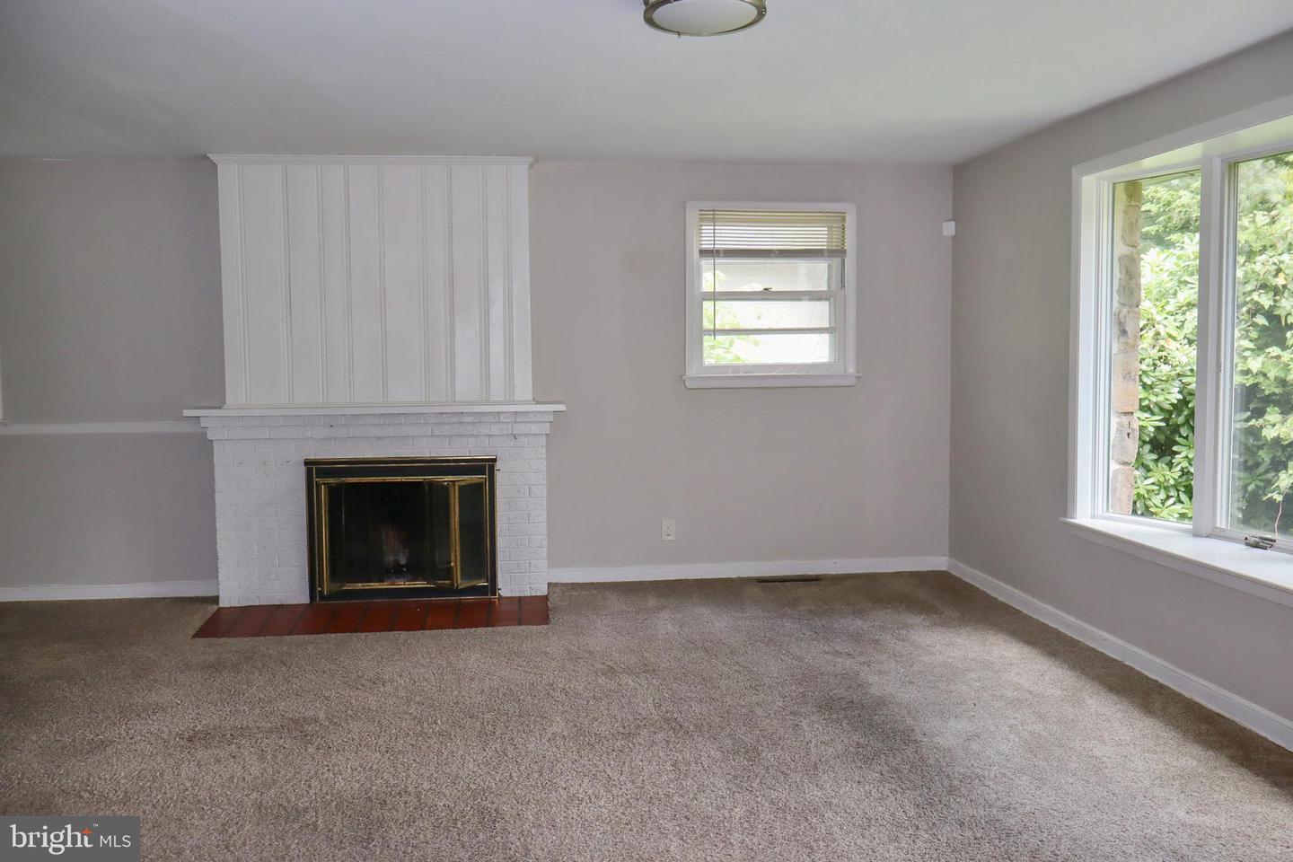 1380 Glenbrook Rd Property Photo 11