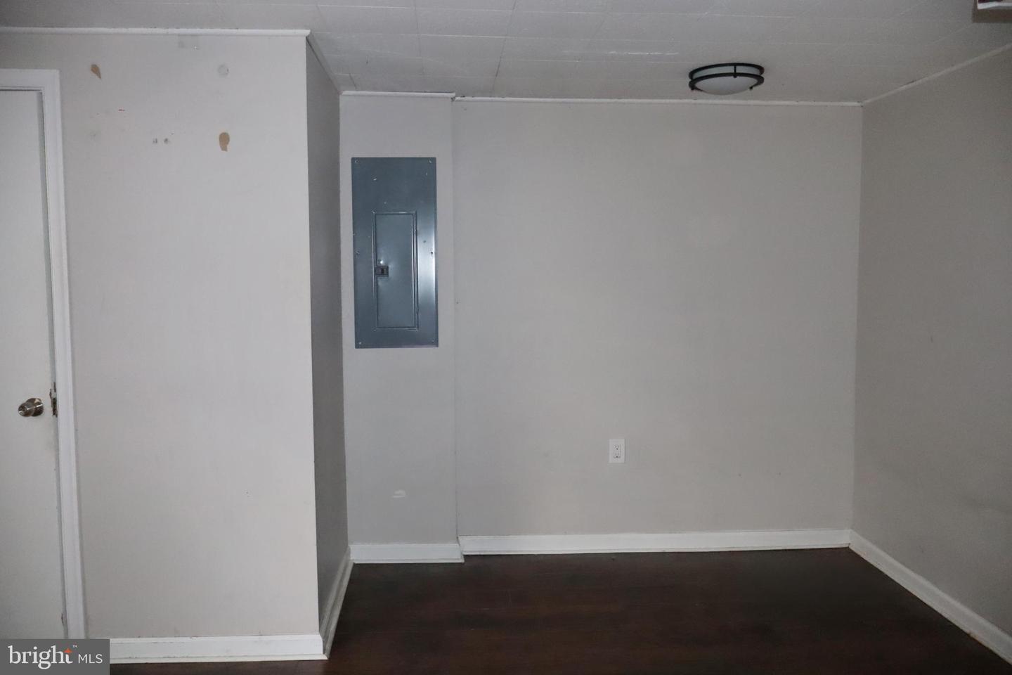 1380 Glenbrook Rd Property Photo 18