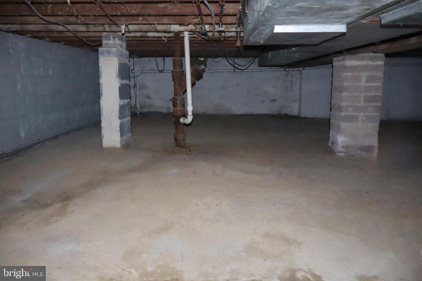 1380 Glenbrook Rd Property Photo 25