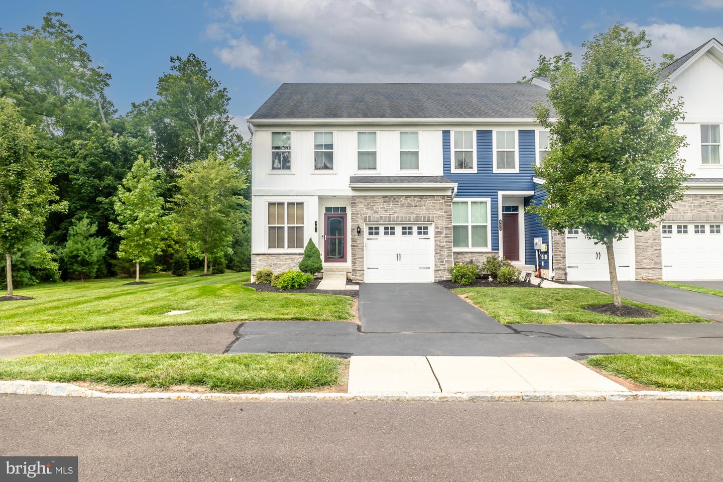 401 Wynstone Ct Property Photo 1