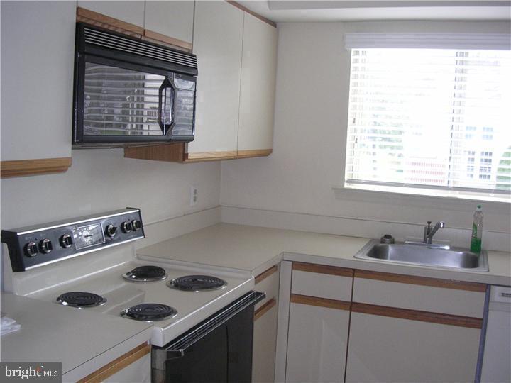 443 Brown Briar Cir Property Photo 2