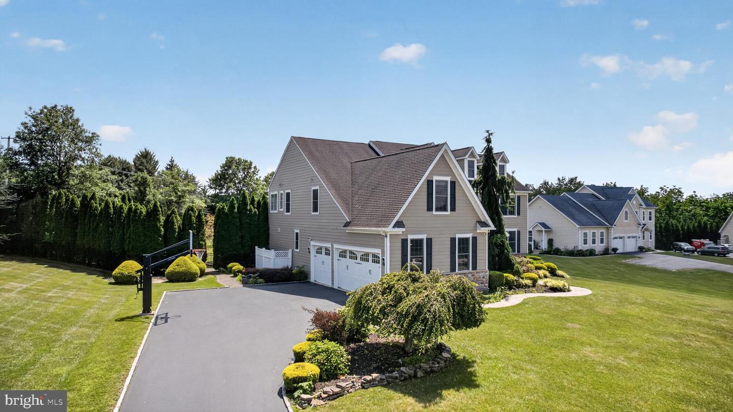 200 Fairway Ct Property Photo 4