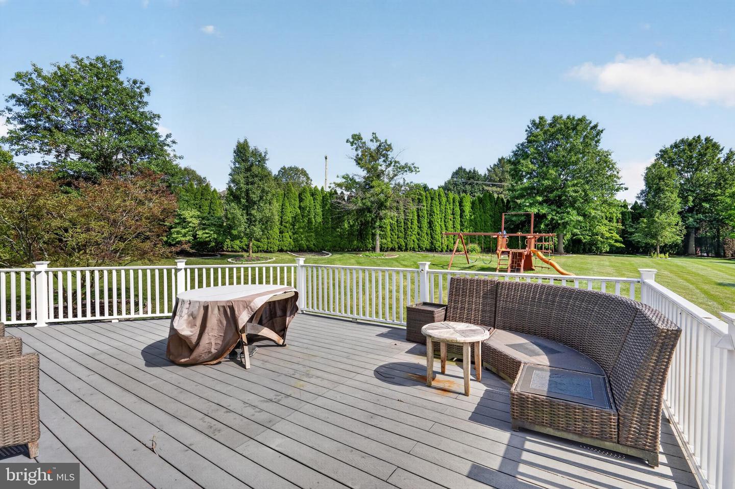 200 Fairway Ct Property Photo 28