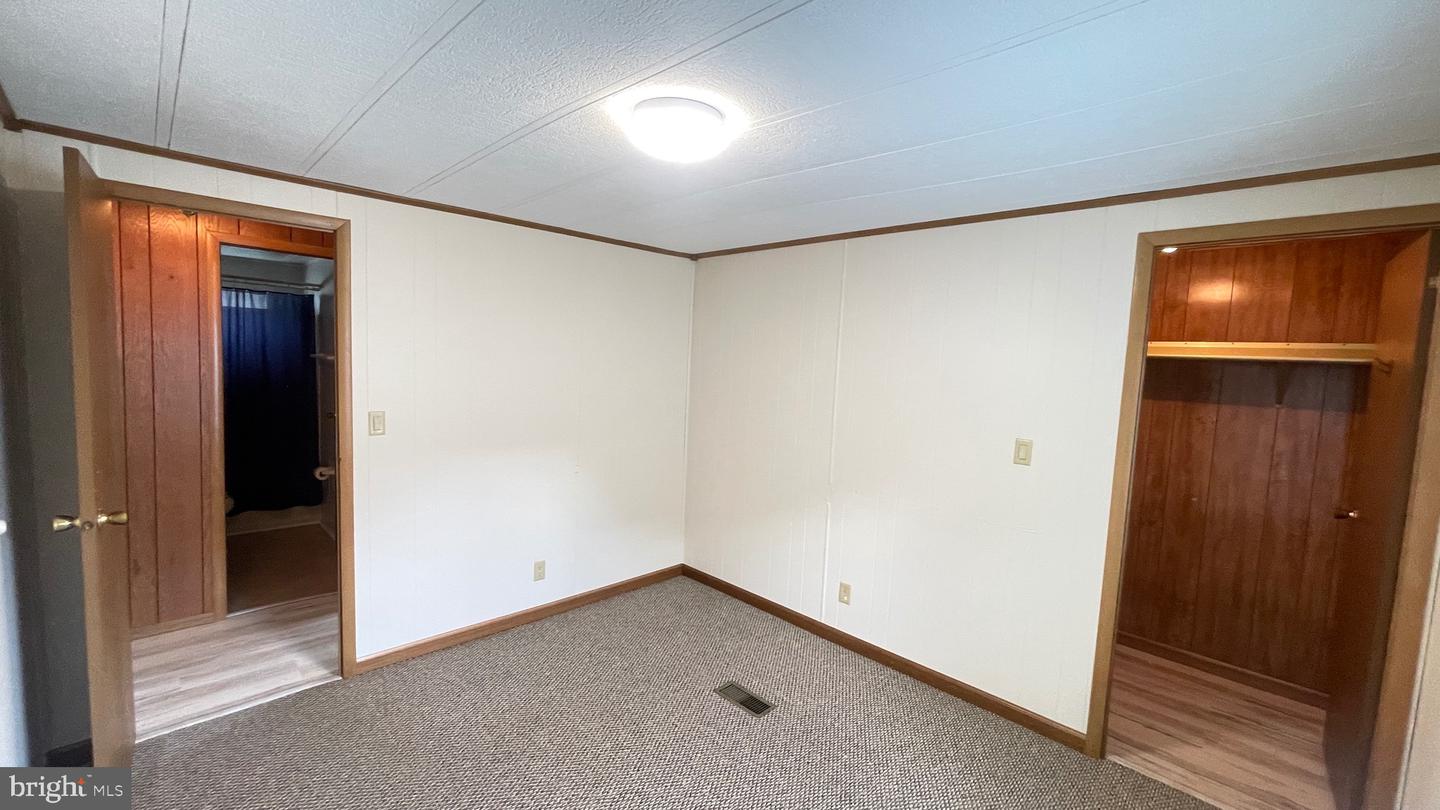 498 Willow Ln Property Photo 14
