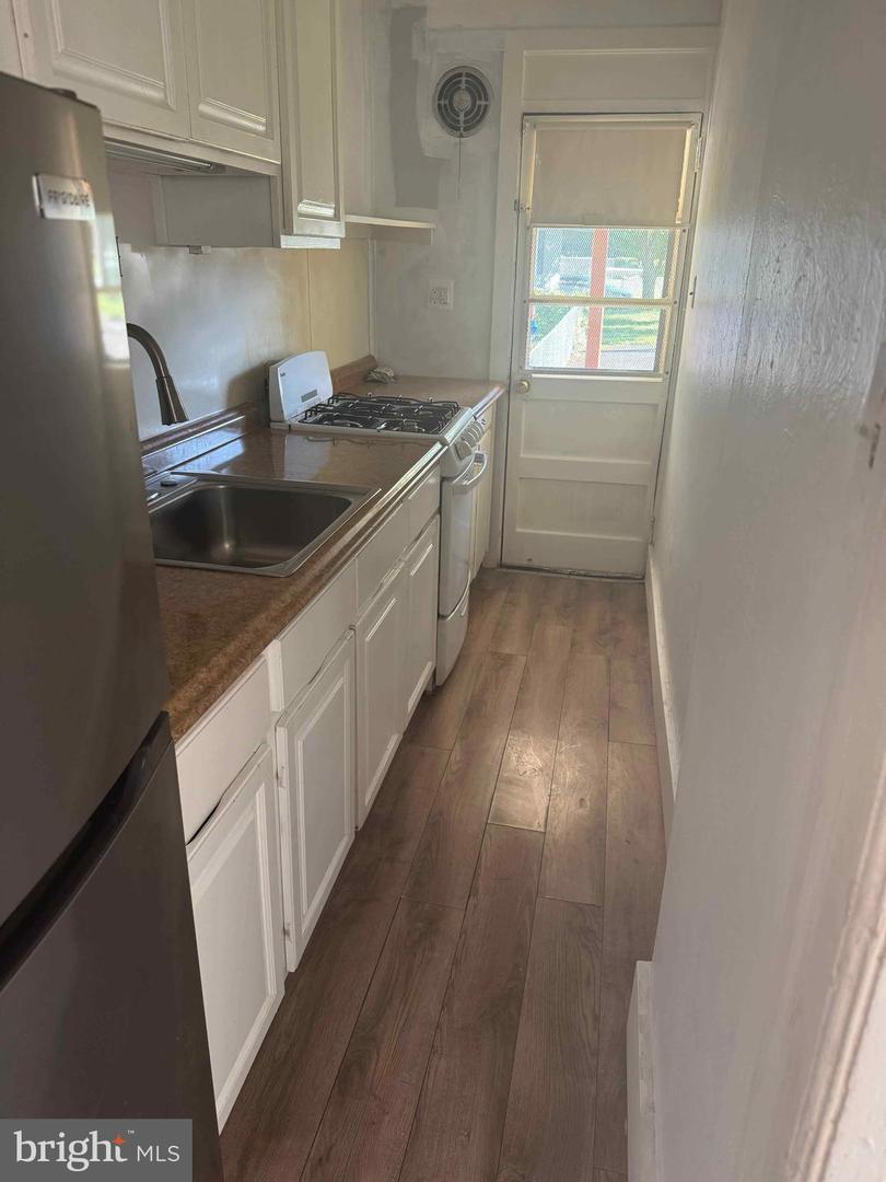 206 Brookdale Ave Property Photo 16