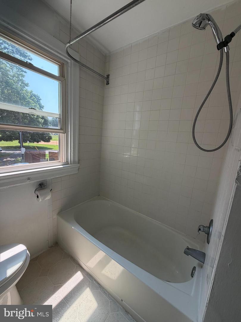 206 Brookdale Ave Property Photo 25