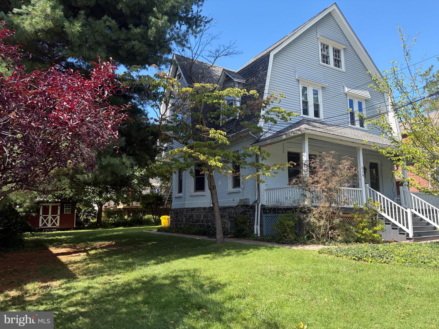 210 Grayling Ave Property Photo 1
