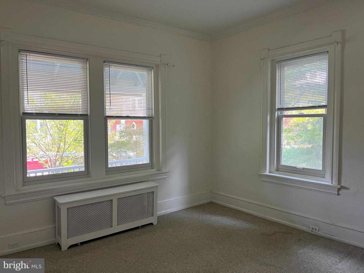 210 Grayling Ave Property Photo 14