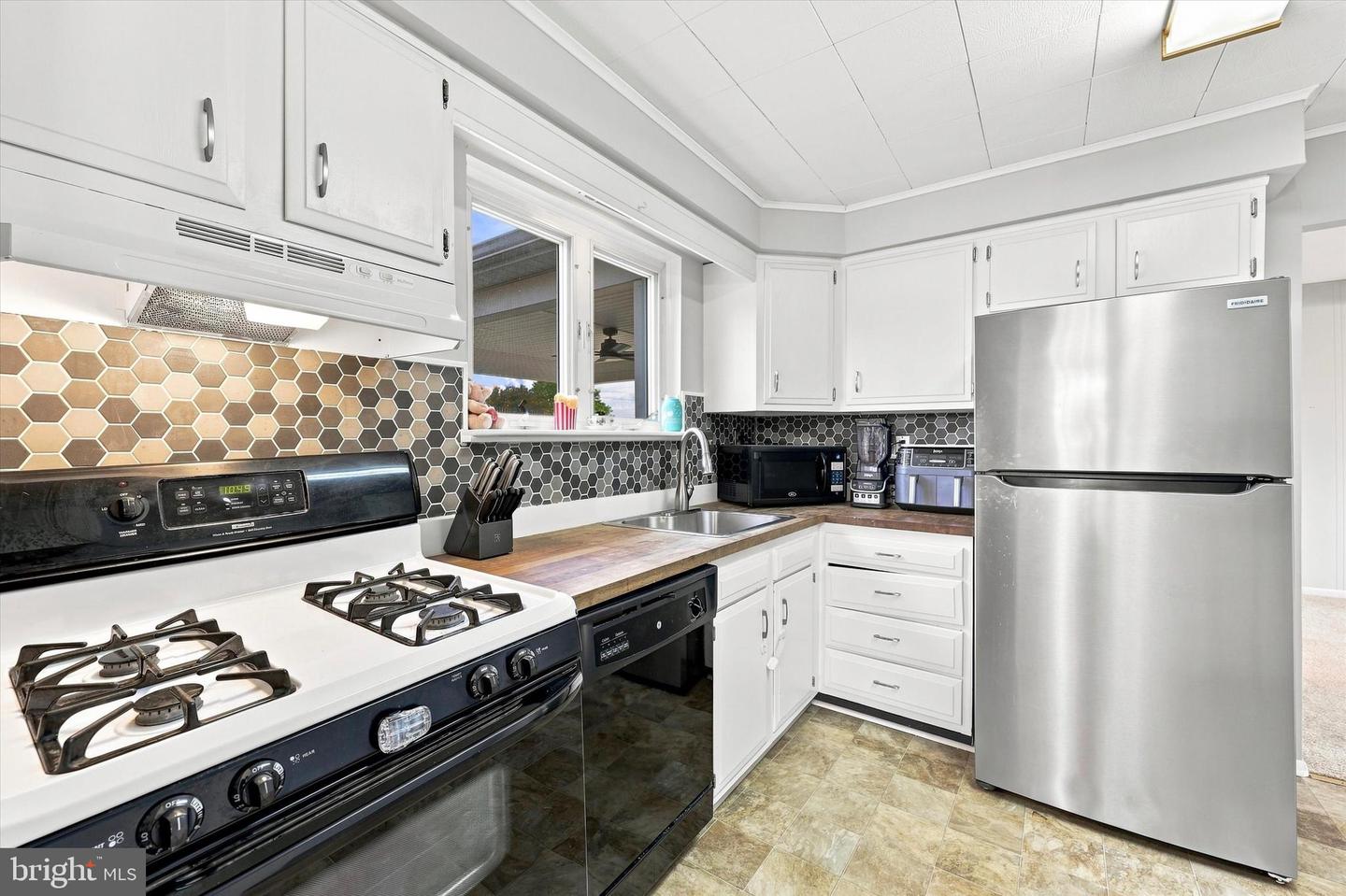252 W Beidler Rd Property Photo 13