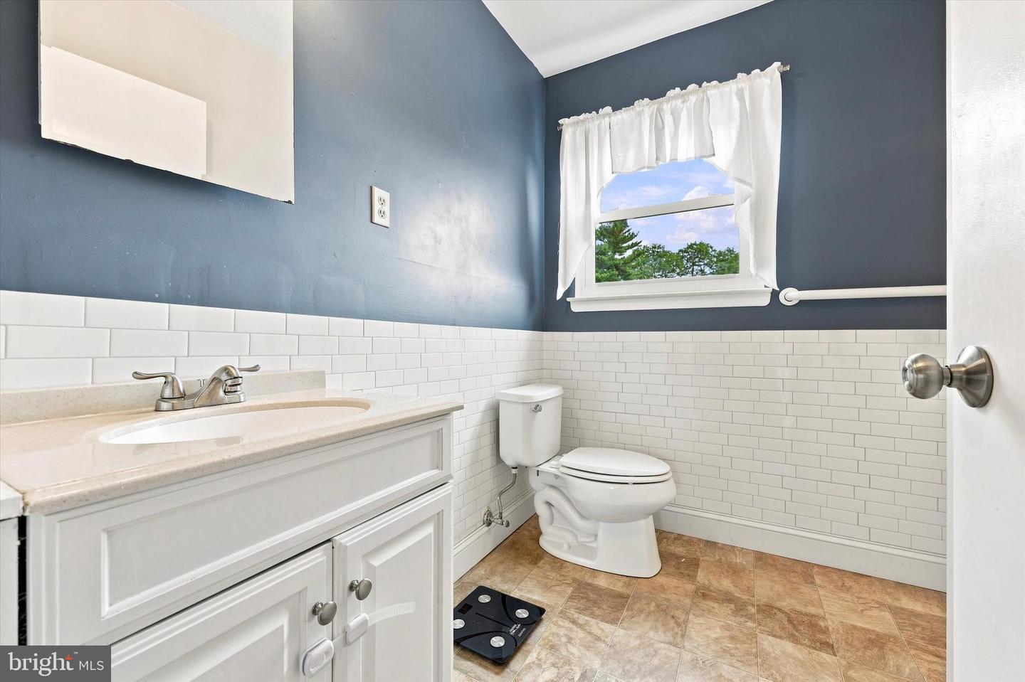 252 W Beidler Rd Property Photo 23