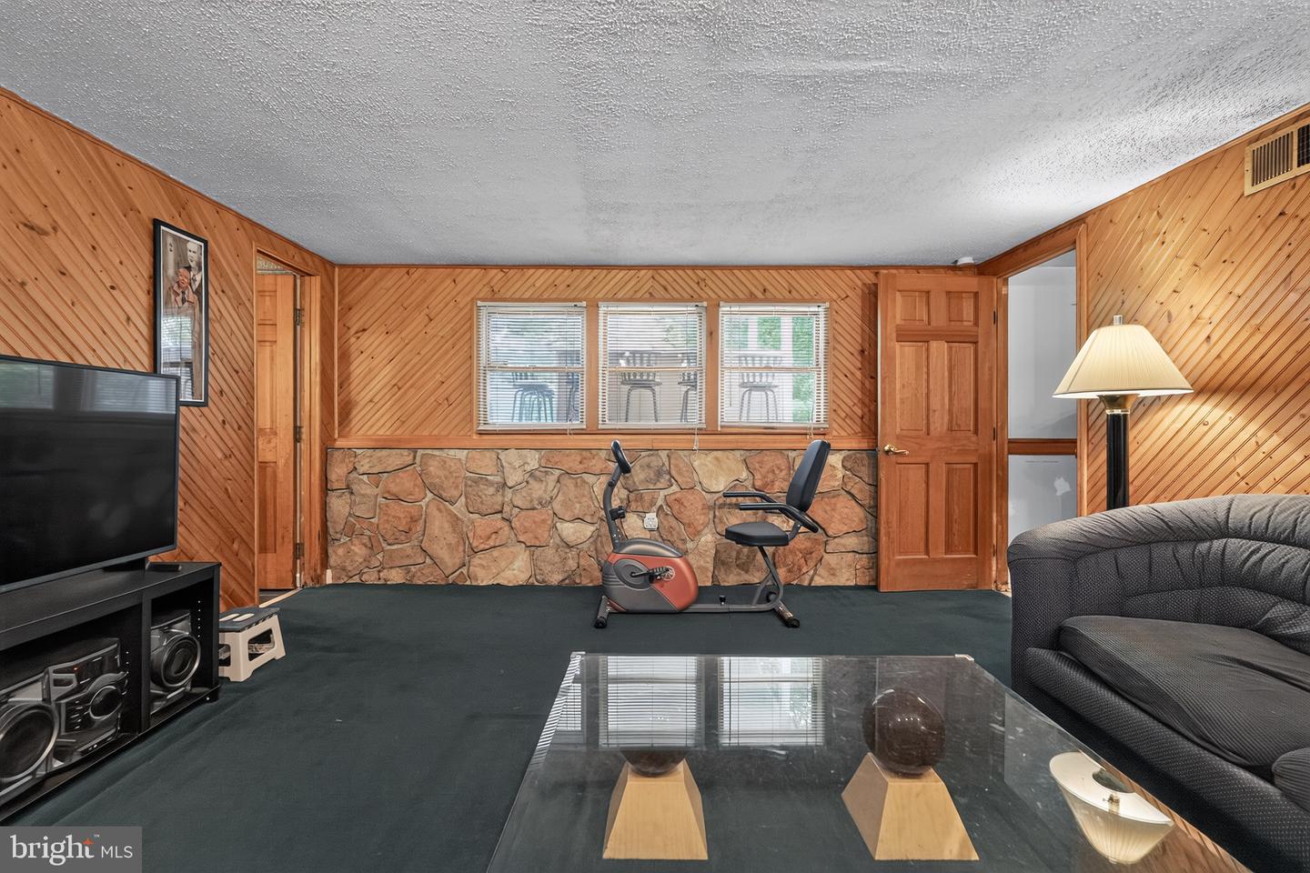 707 Fitzwatertown Rd Property Photo 11
