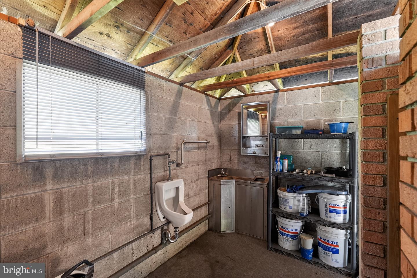 707 Fitzwatertown Rd Property Photo 25