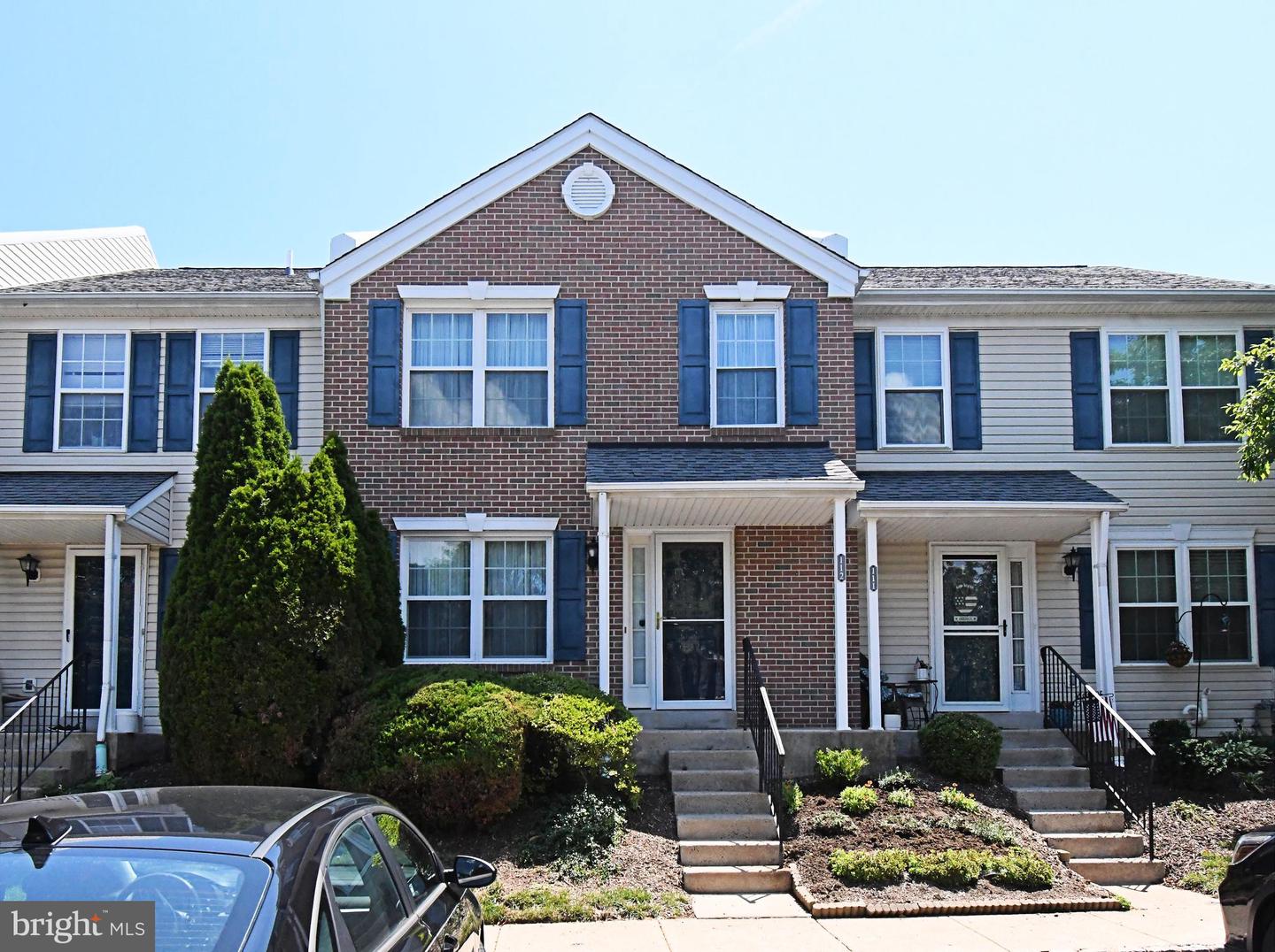 112 Durham Ct Property Photo 1
