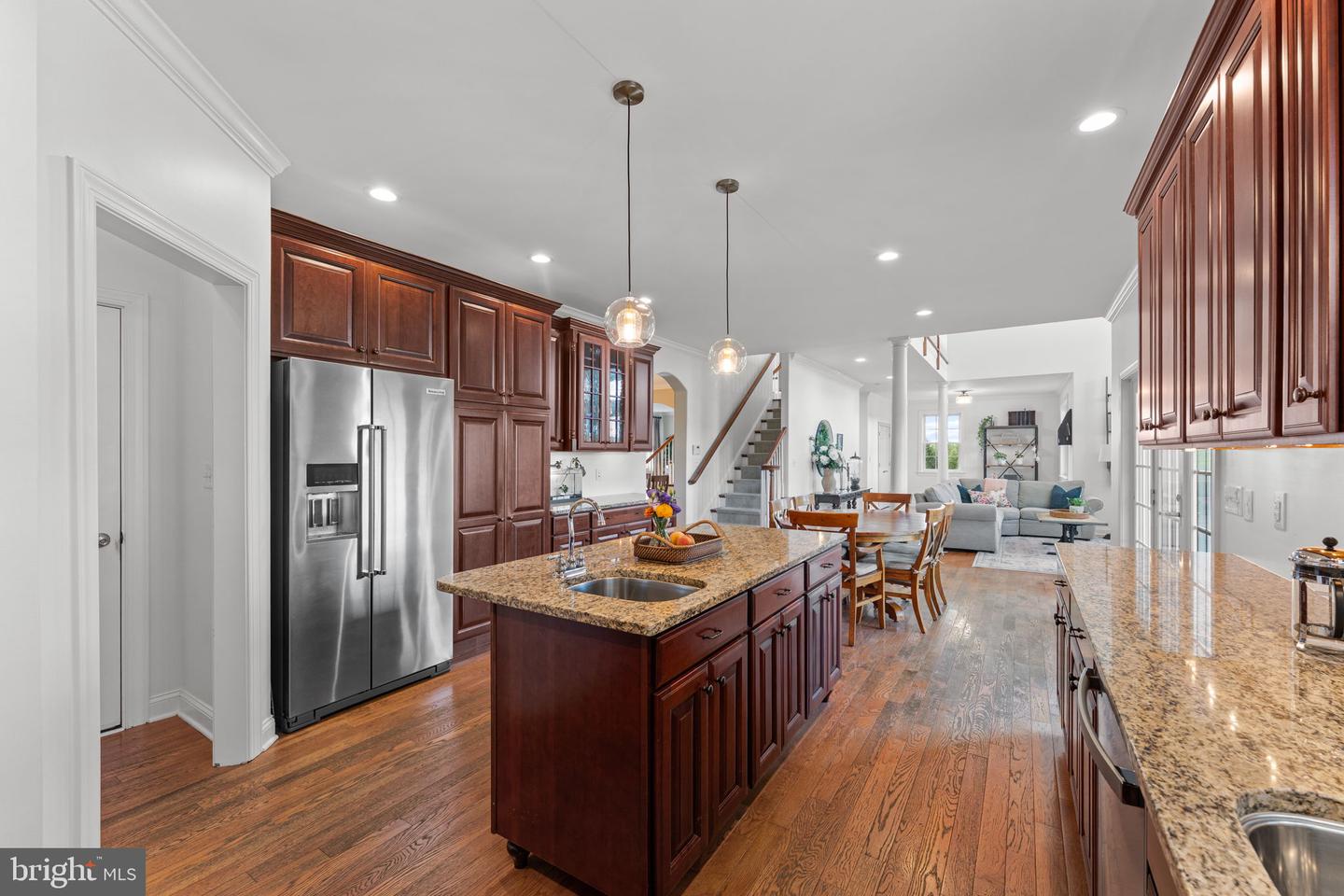 521 Dewar Dr Property Photo 16