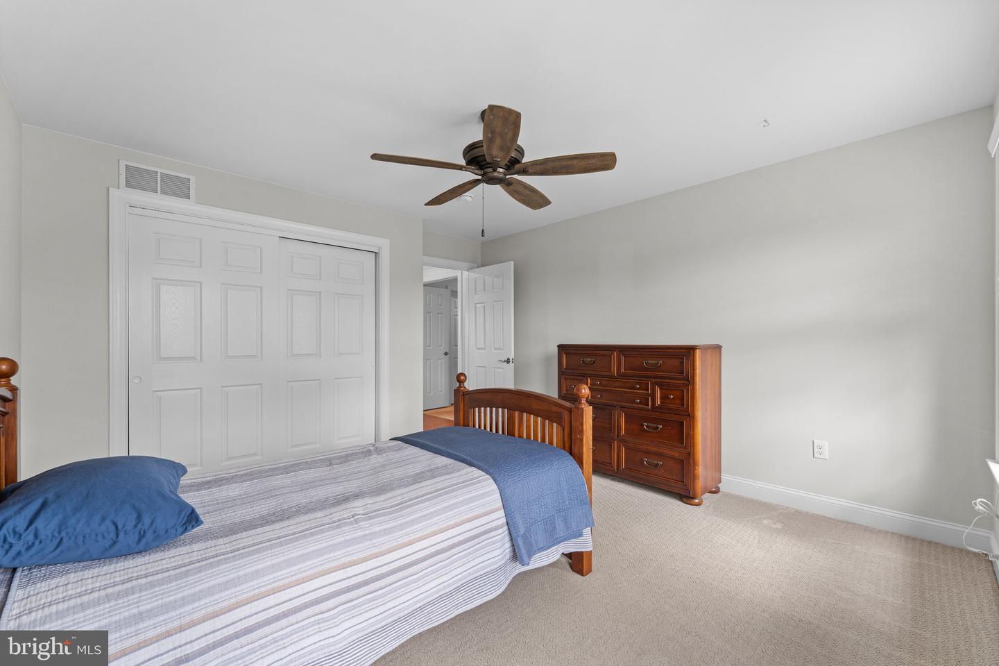 521 Dewar Dr Property Photo 27