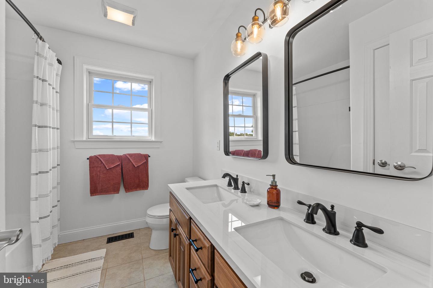 521 Dewar Dr Property Photo 32