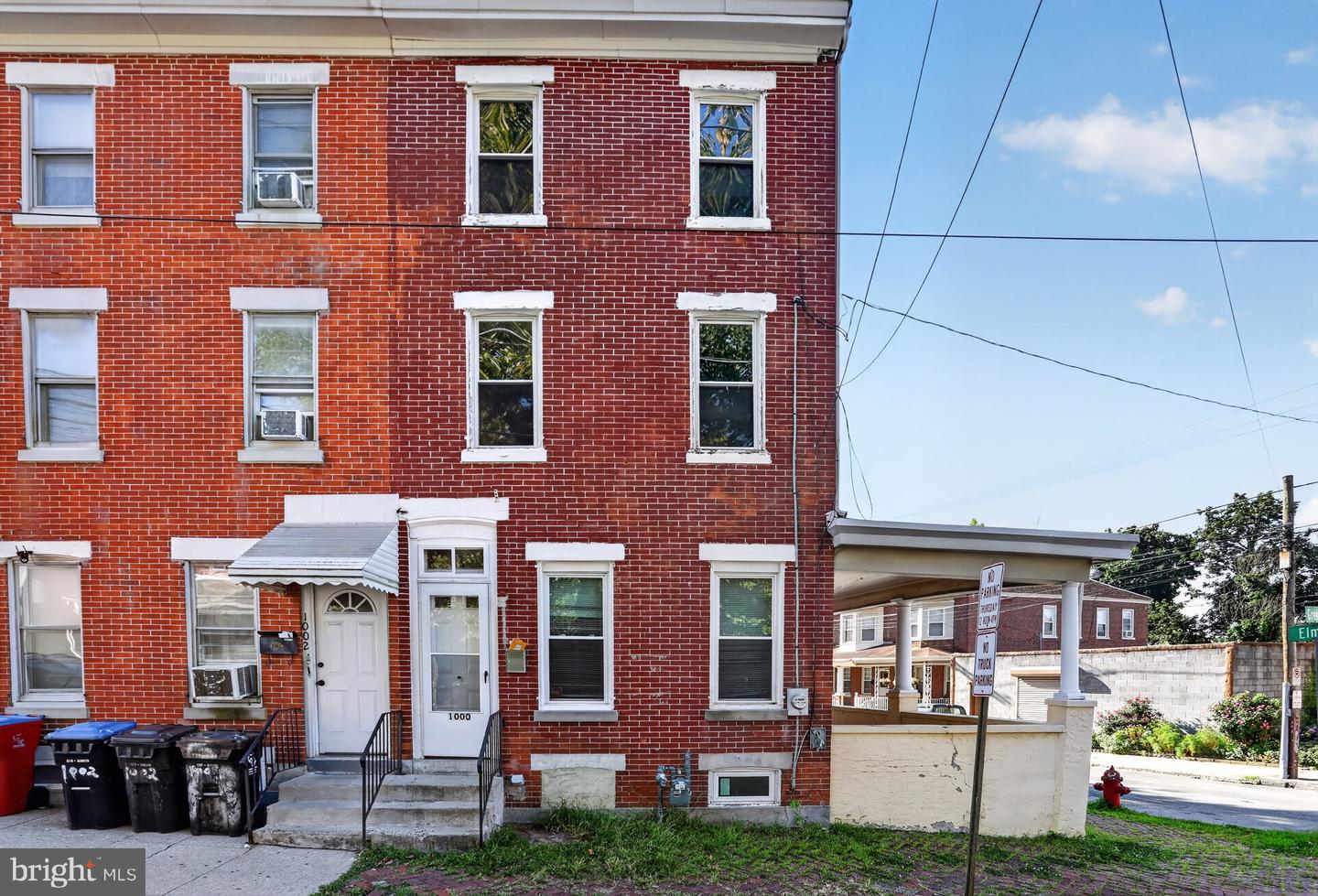 1000 Green St Property Photo 1