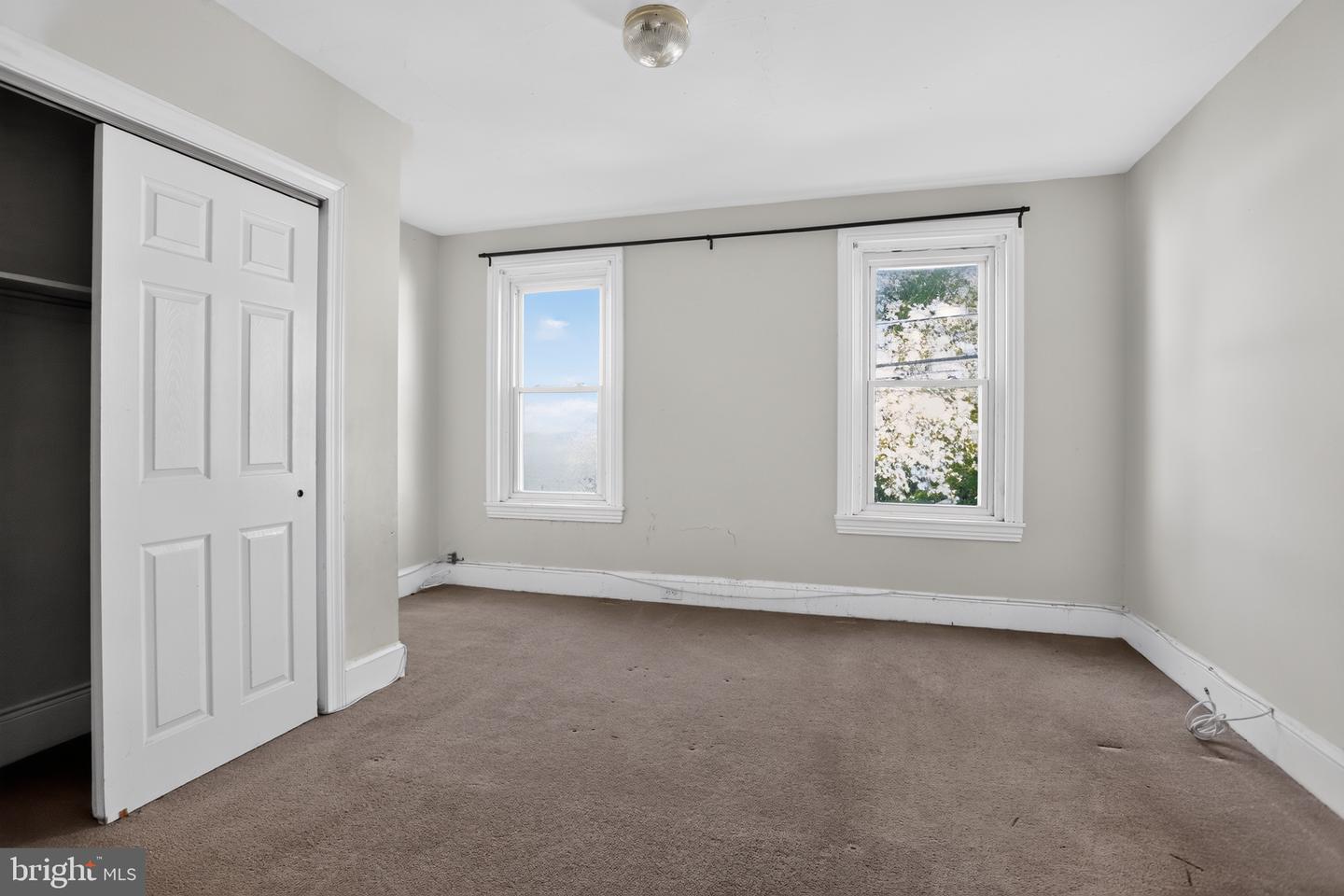1000 Green St Property Photo 13