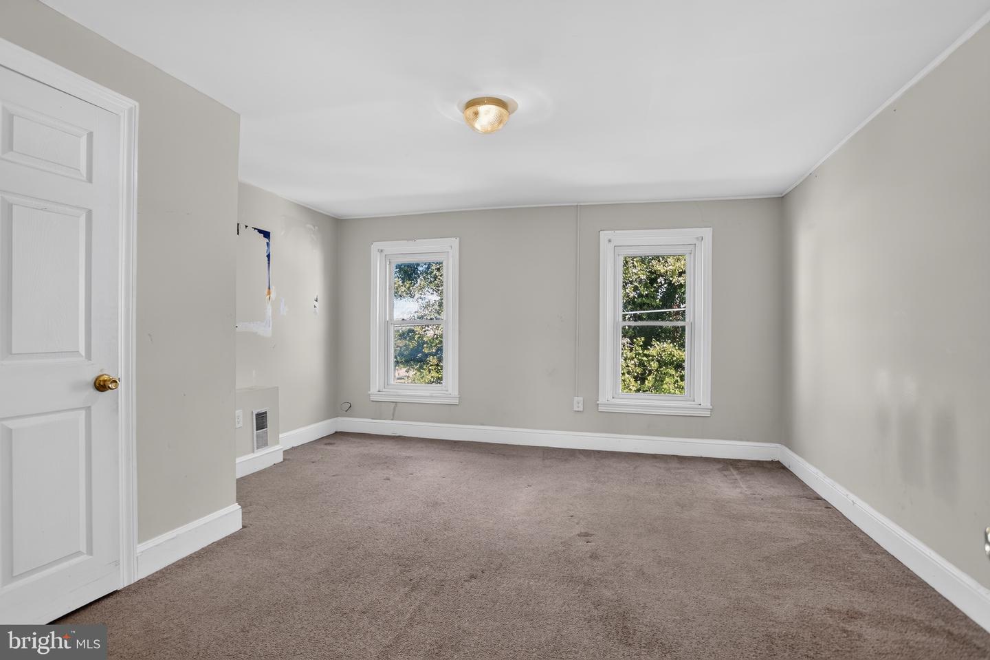 1000 Green St Property Photo 17